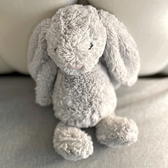 *RETIRED* Jellycat Medium Grey Gray Bashful Bunny Plushy Toy - Picture 3 of 8